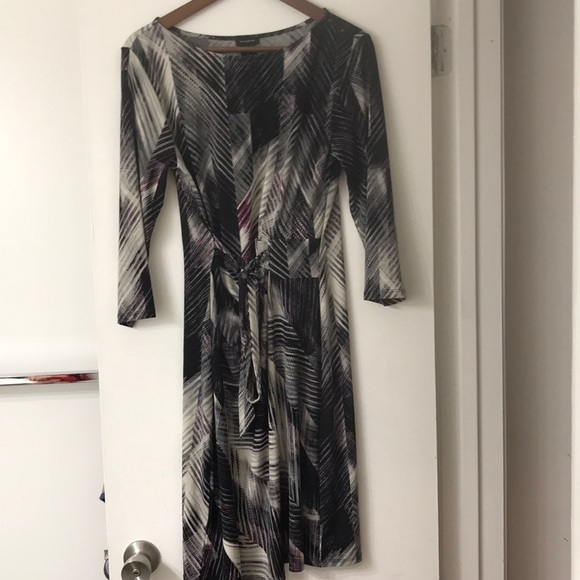 Beautiful wrap around Ann Taylor dress - Picture 6 of 8
